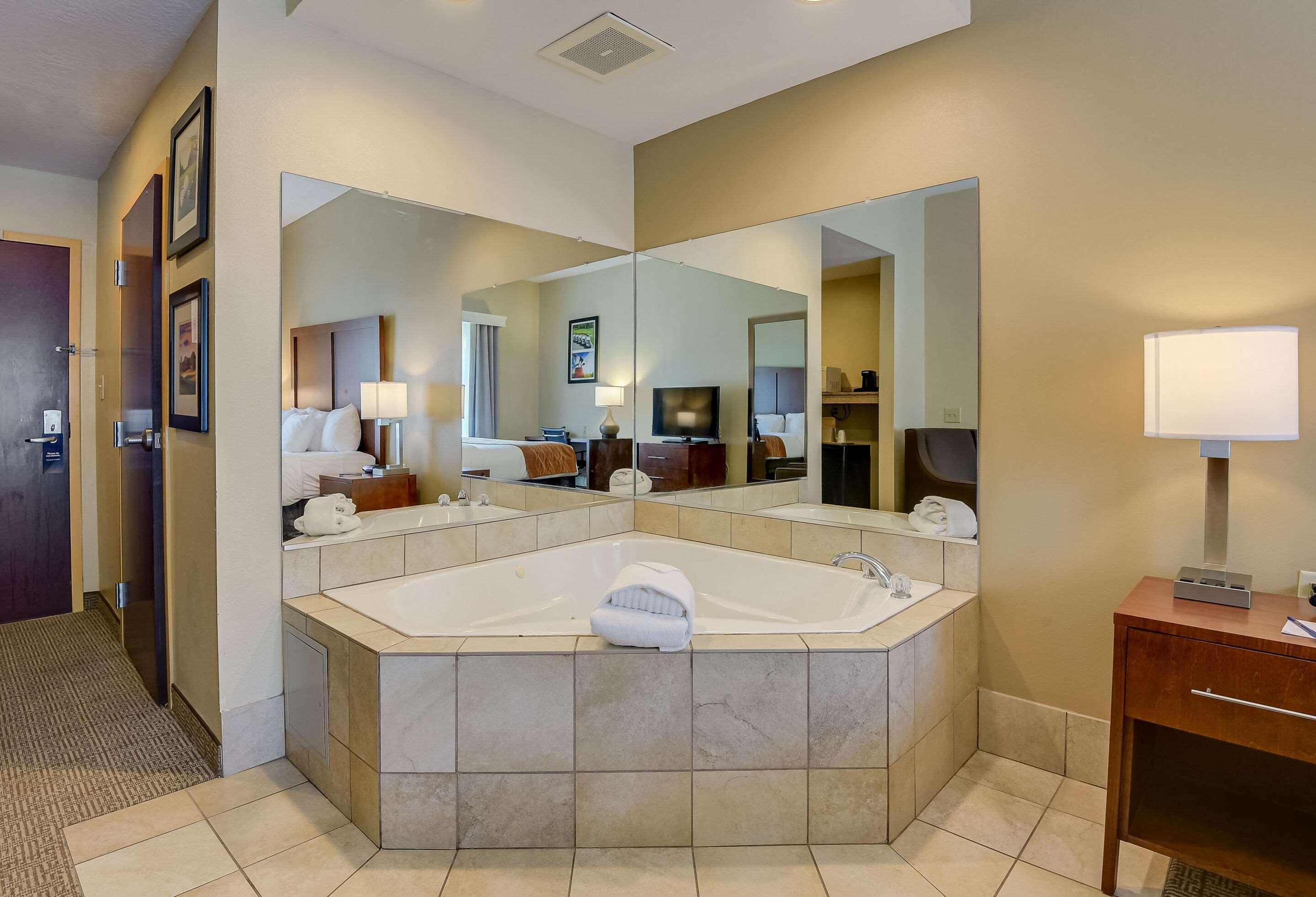 Comfort Inn & Suites Augusta Fort Eisenhower Area מראה חיצוני תמונה