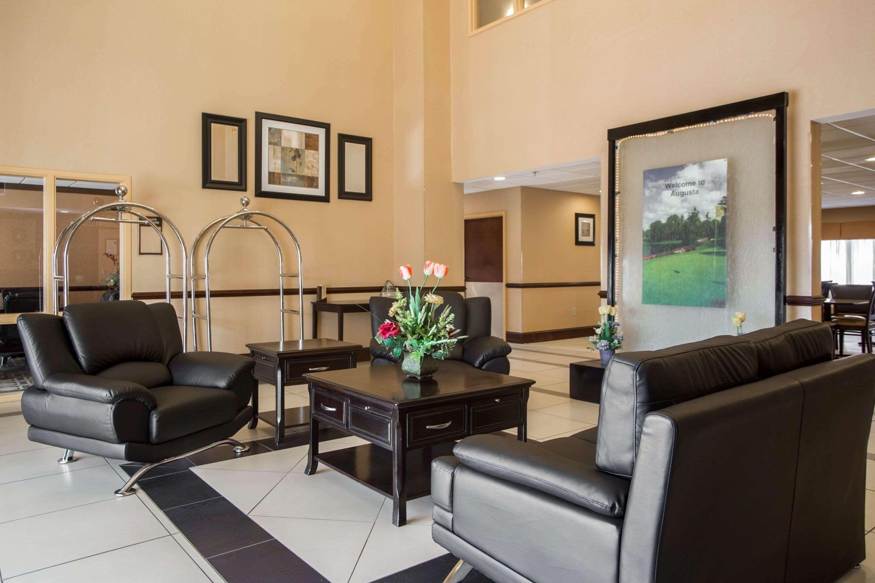 Comfort Inn & Suites Augusta Fort Eisenhower Area מראה חיצוני תמונה